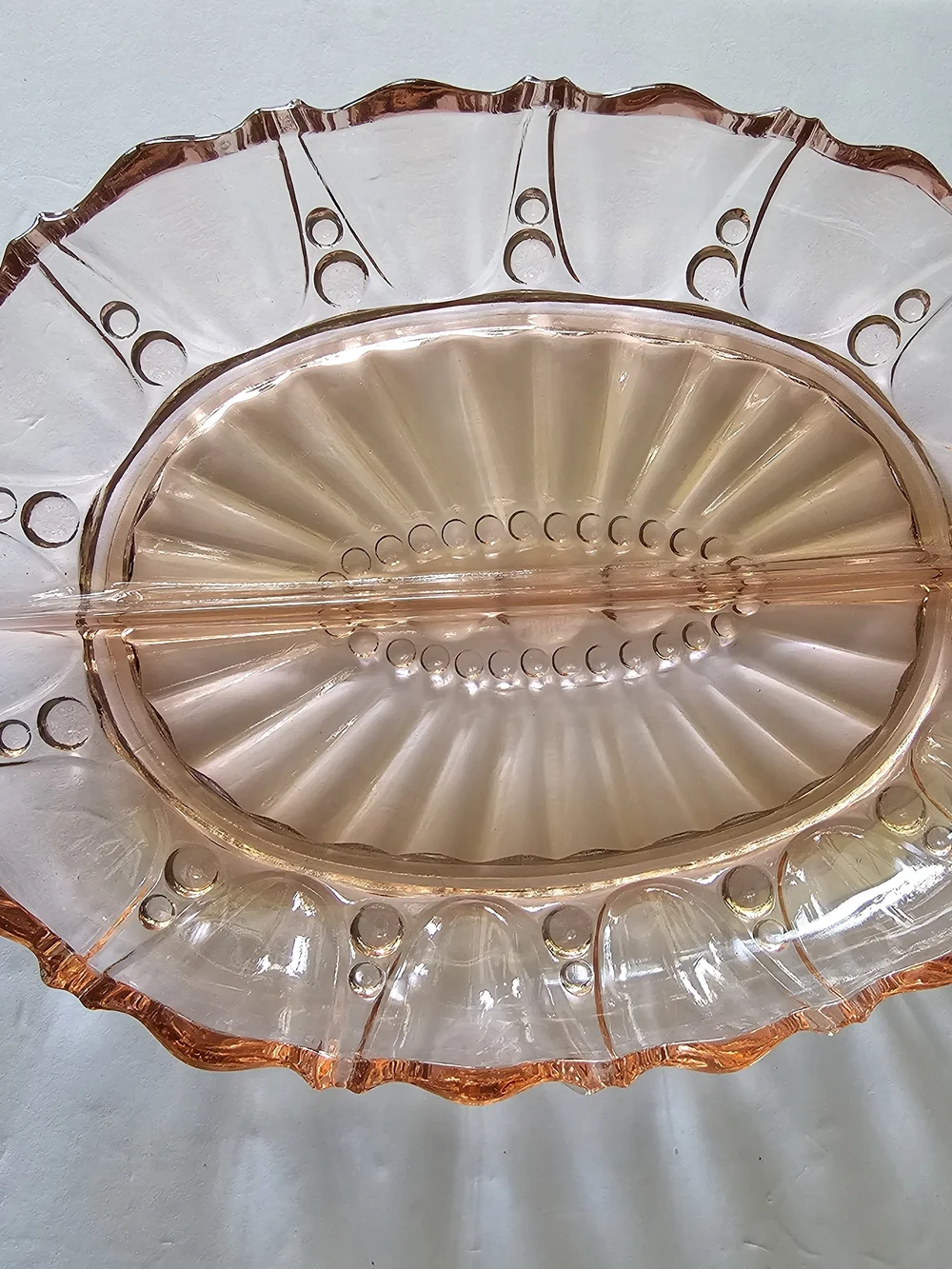 Vintage 1930's Anchor Hocking Relish Dish Depression Glass "Oyster & Pearl" - Picture 4 of 9
